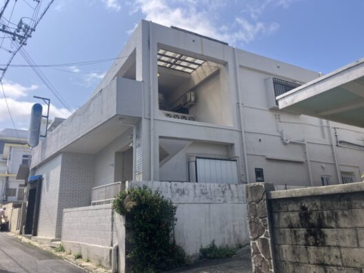  9,000万円
